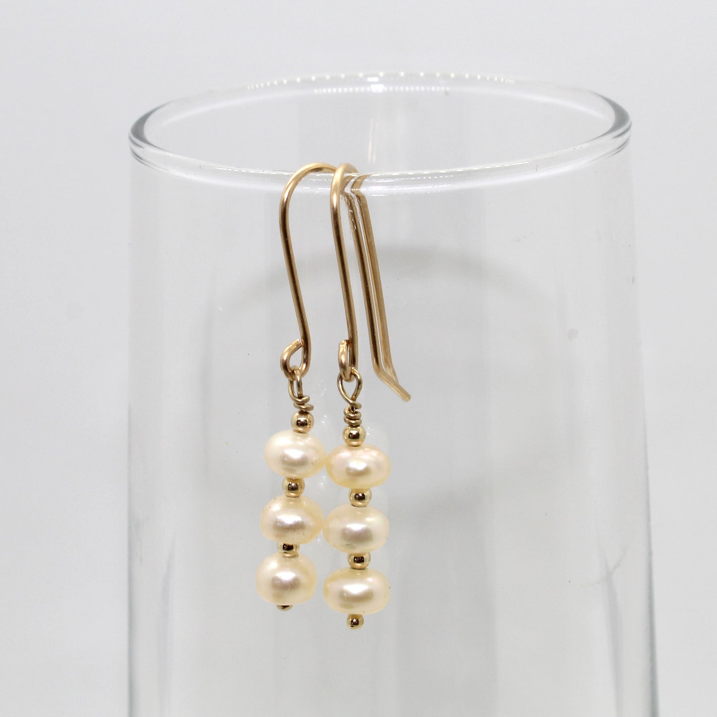 Tres Pearl Earrings image 4