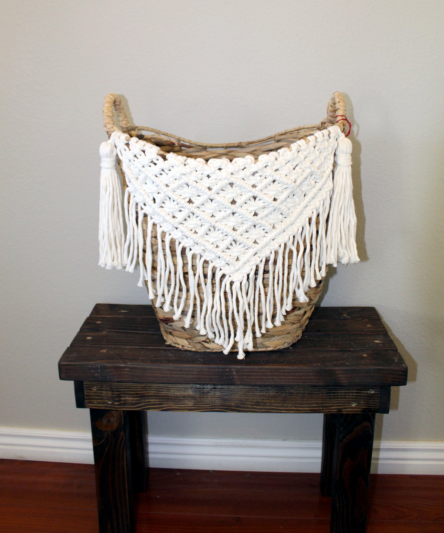 Forget Me Knots Macrame Diamond V Wicker Basket image 0