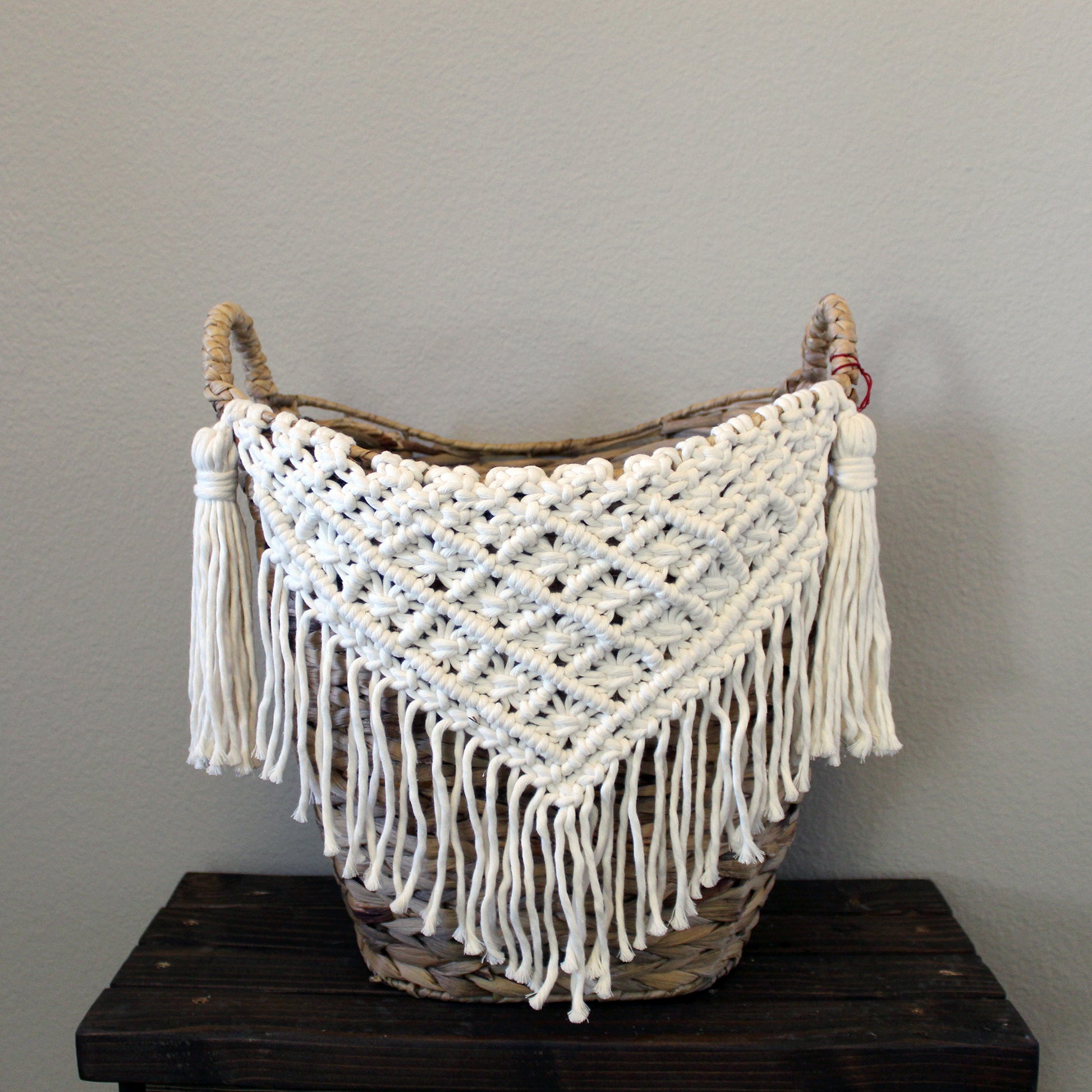 Forget Me Knots Macrame Diamond V Wicker Basket image 2