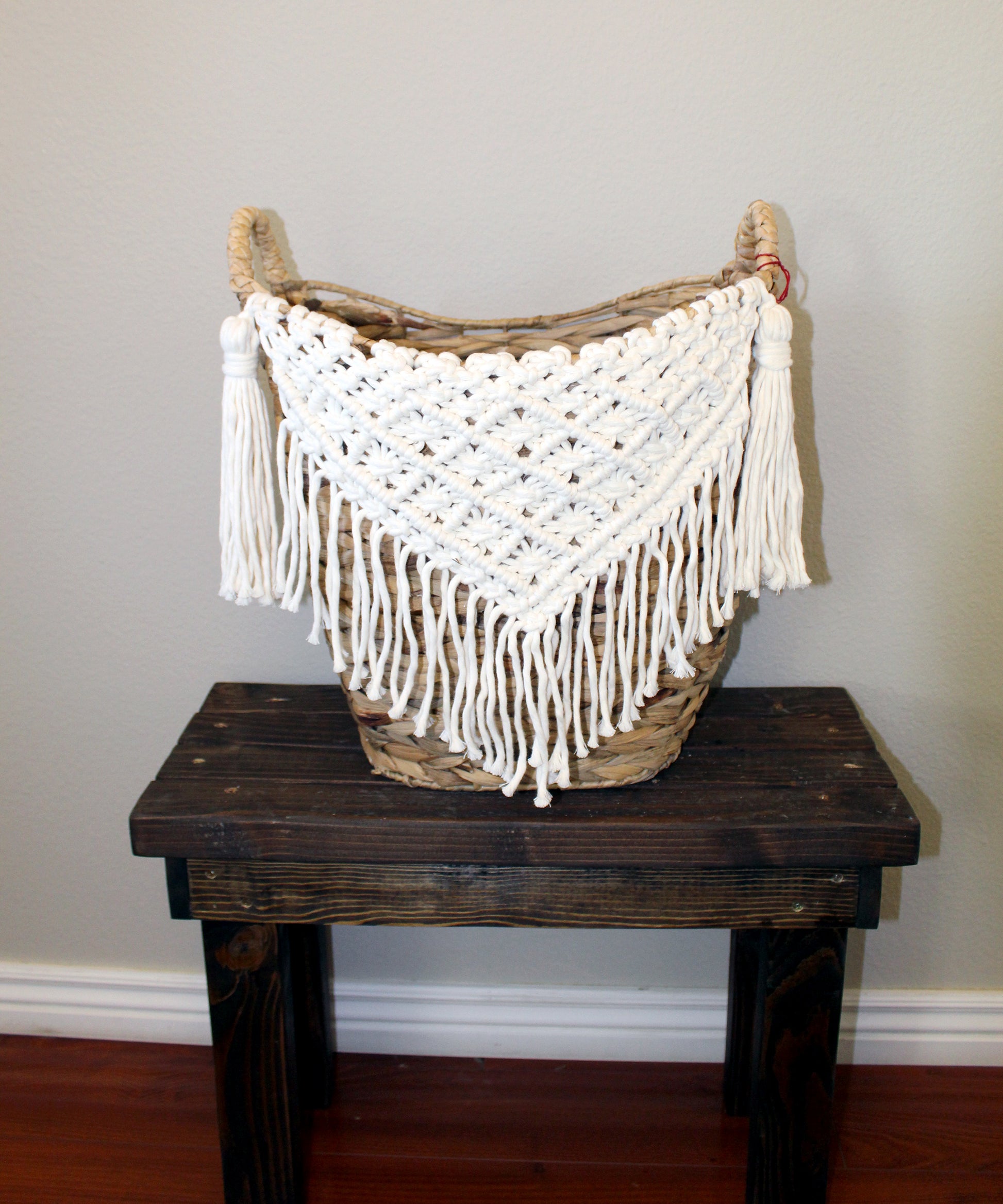Forget Me Knots Macrame Diamond V Wicker Basket image 1
