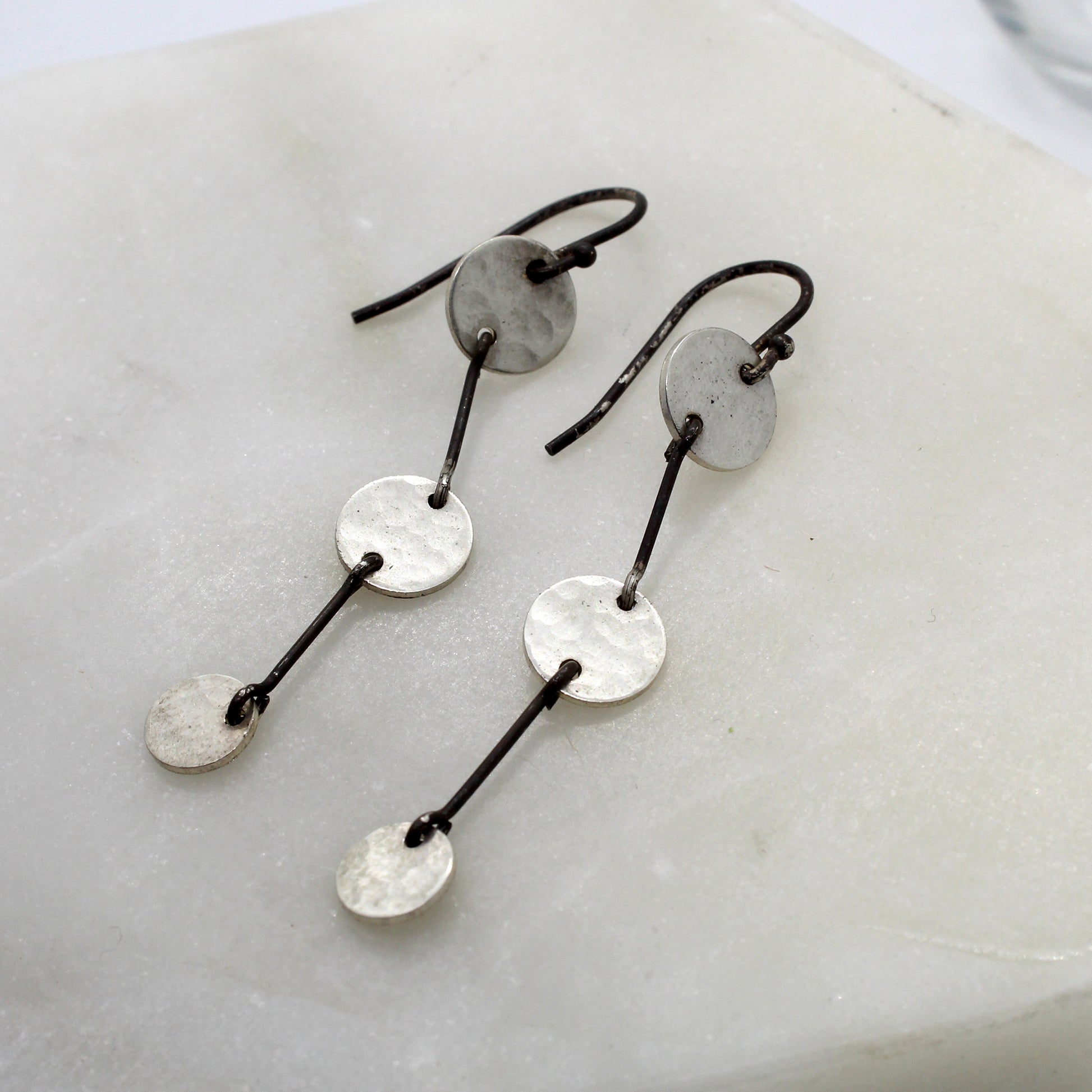 Tres Dark Link Disk Earrings image 3